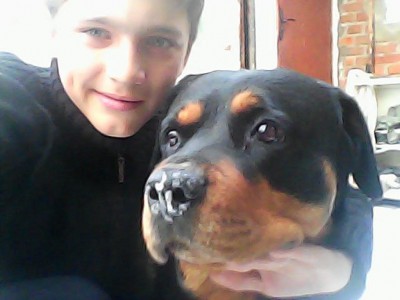 А еще она очень любит детей...и сын тяжело это все переносит